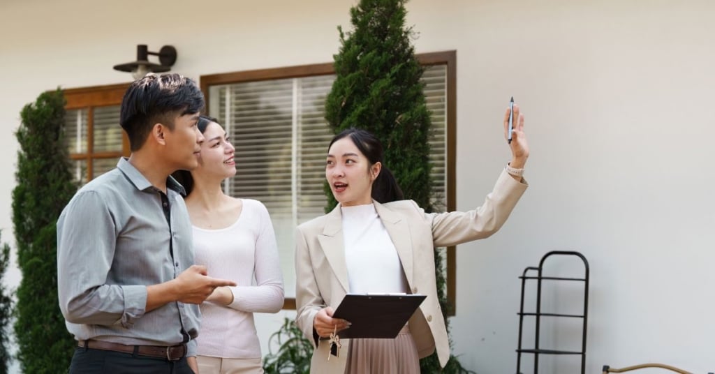 The 8 Questions Every Seller Asks (And How Brokers Should Answer)