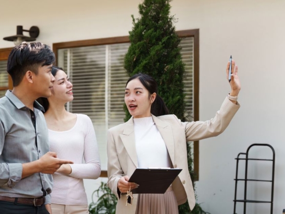 The 8 Questions Every Seller Asks (And How Brokers Should Answer)