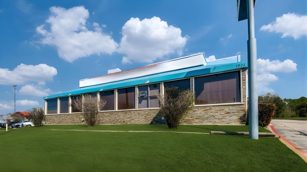 23-Year Established Restaurant | $392K Revenue | Seller Financing